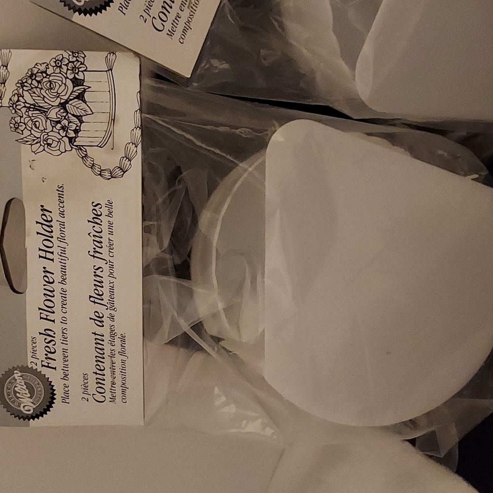 3- 2pc Wilton Fresh Flower Holders for Cake Decorating NIB